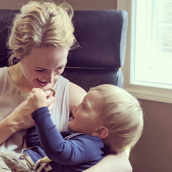 Meet your Posher, Kaye - Picture 1 of 1